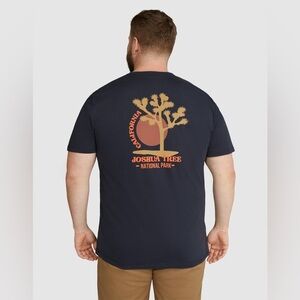 Johnny Bigg Joshua Graphic T-shirt – Navy. Size 1XL.